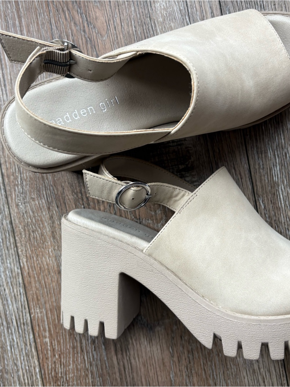 Steve Madden sunnyside beige slingback lug sole platform size 9
